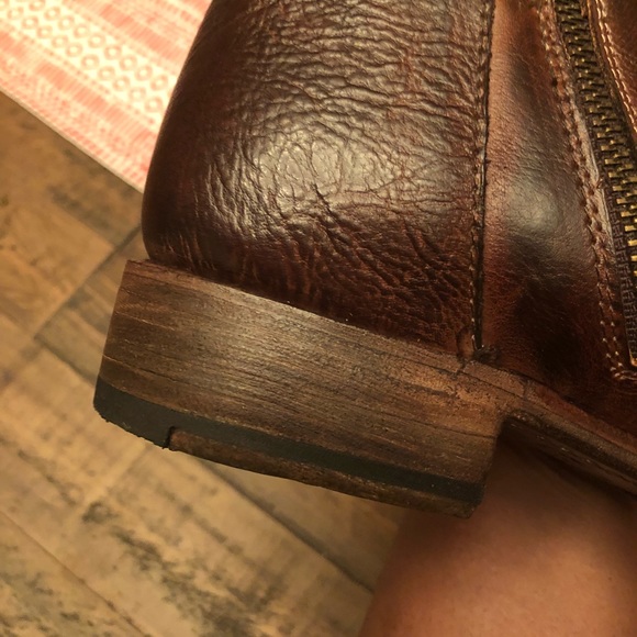 Brown boots - Picture 5 of 7